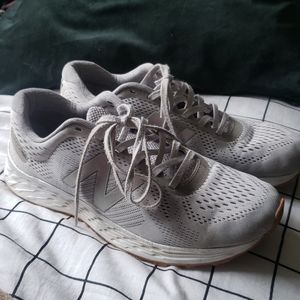 New balance fresh foam sneaker